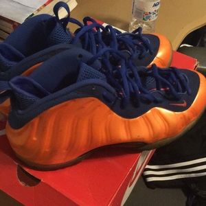 Orange and blue Knick foams